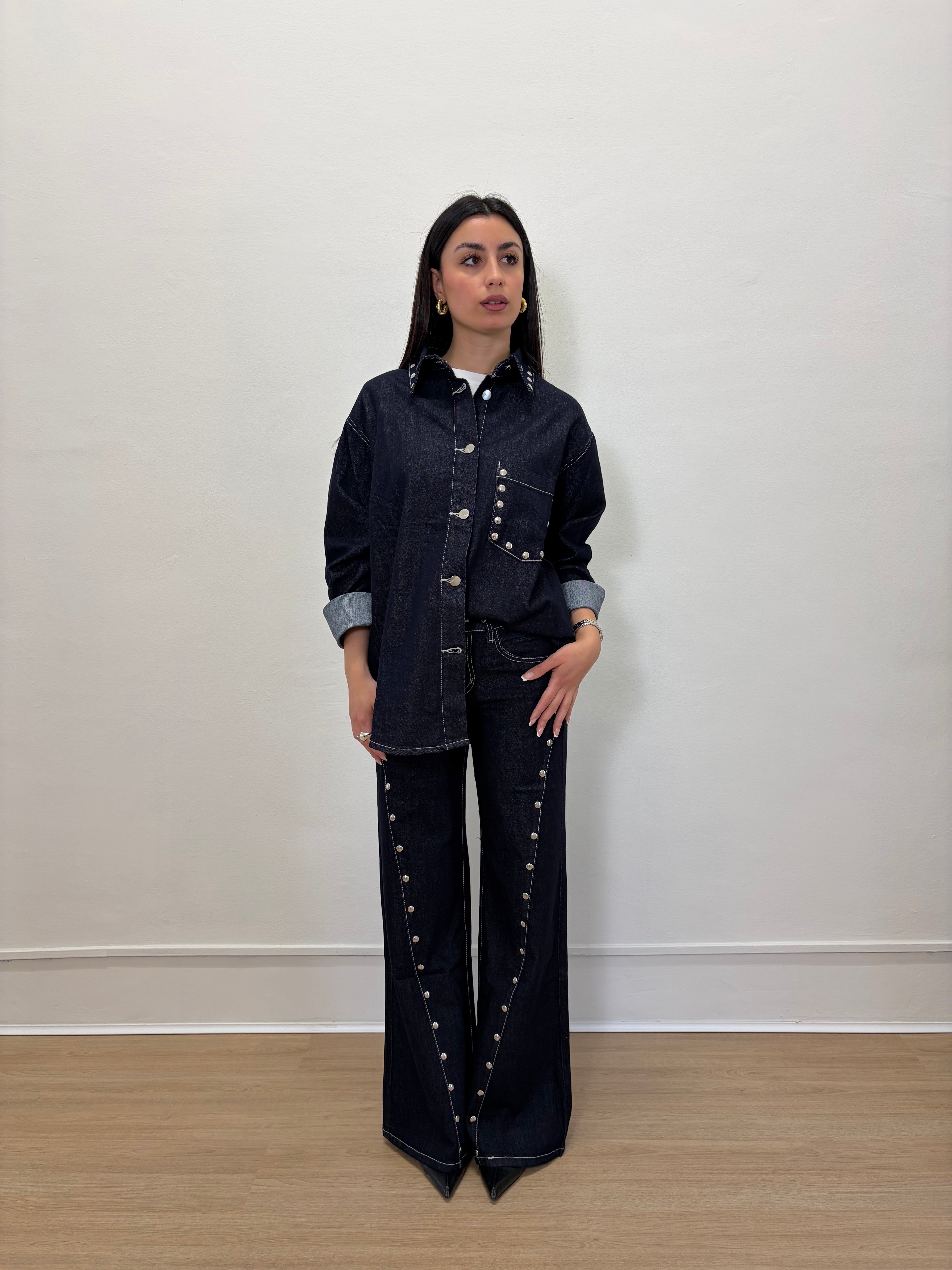 Camicia con borchie