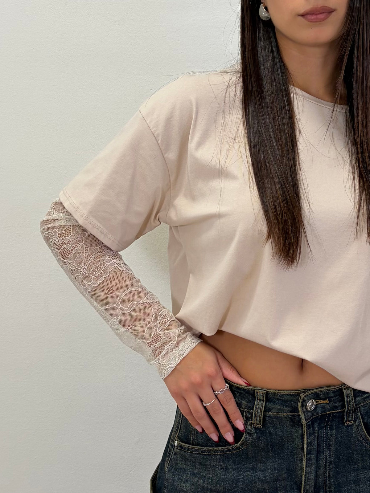 T-shirt maniche in pizzo