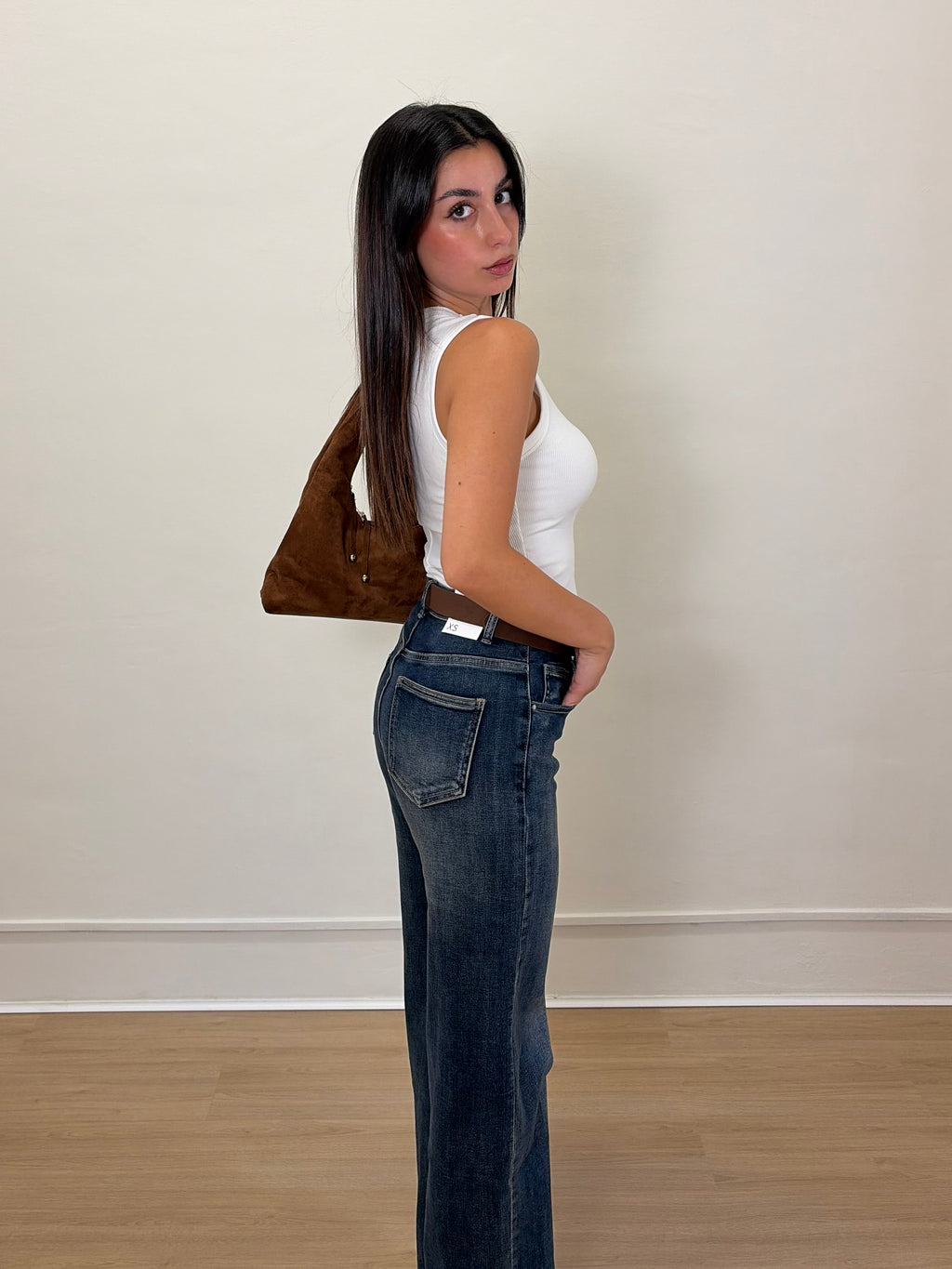 Jeans con cintura marrone